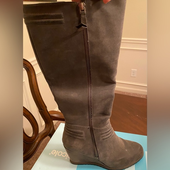 Nicole Evelyn Pewter Knee High Wedge Faux Suede Leather Size 9 - Picture 9 of 11